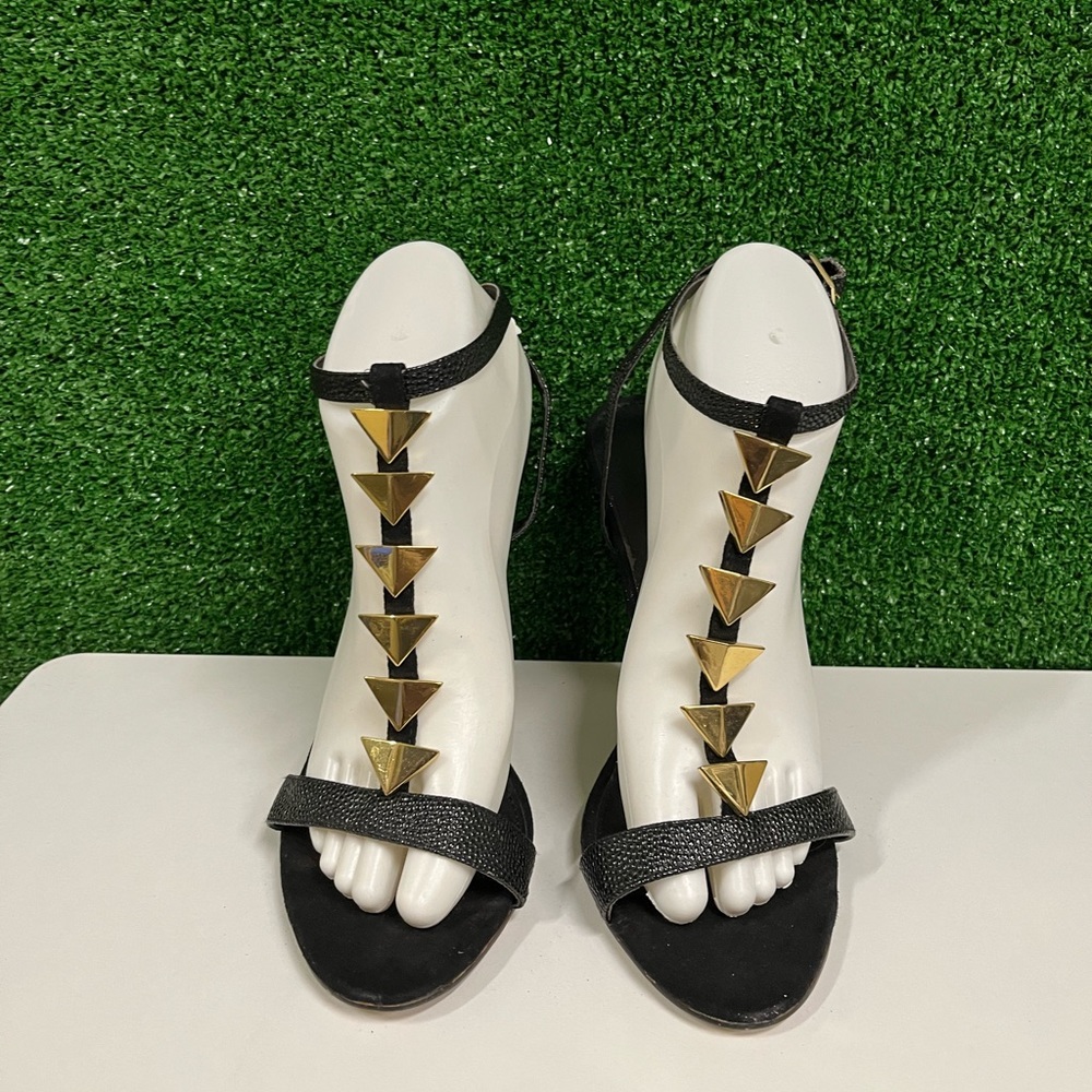 Express pebbled black open toe strappy heels with gold arrows size 9.5